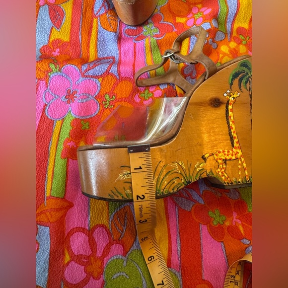 70s Vintage Wooden Wonder Wedge w Clear Vamp and Painted Details Sz 7 - Picture 12 of 13